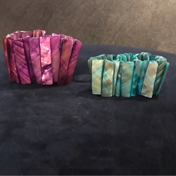 NEW YORK & COMPANY-Lot of 2 Gorgeous Pearlescent Stretch Statement Bracelets - Picture 2 of 4